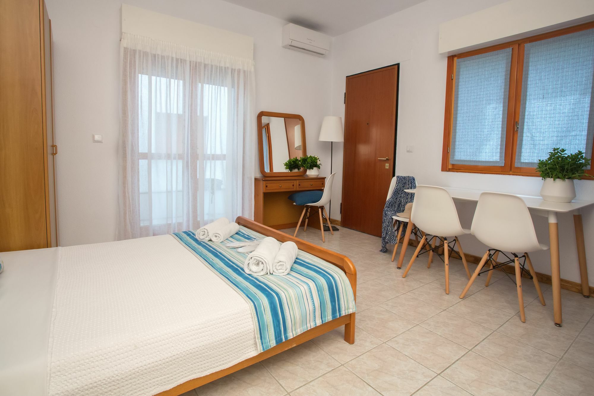 St.John Village Apartments Skála Foúrkas Eksteriør bilde